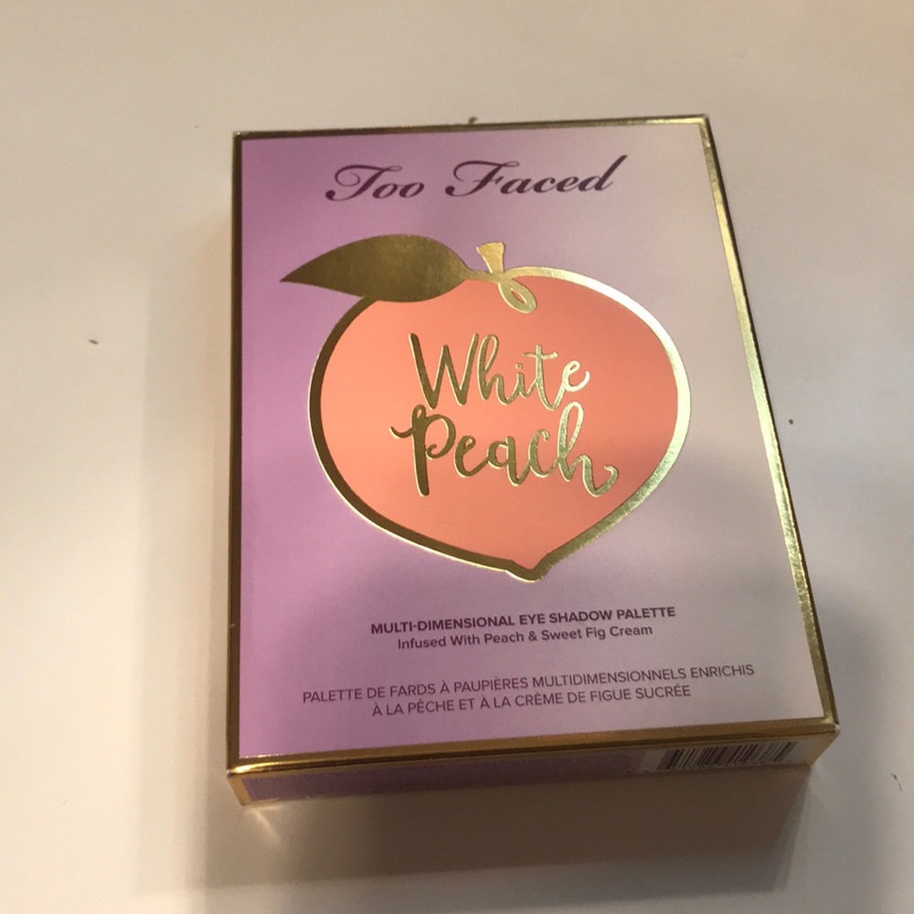 White Peach Eyeshadow Palette